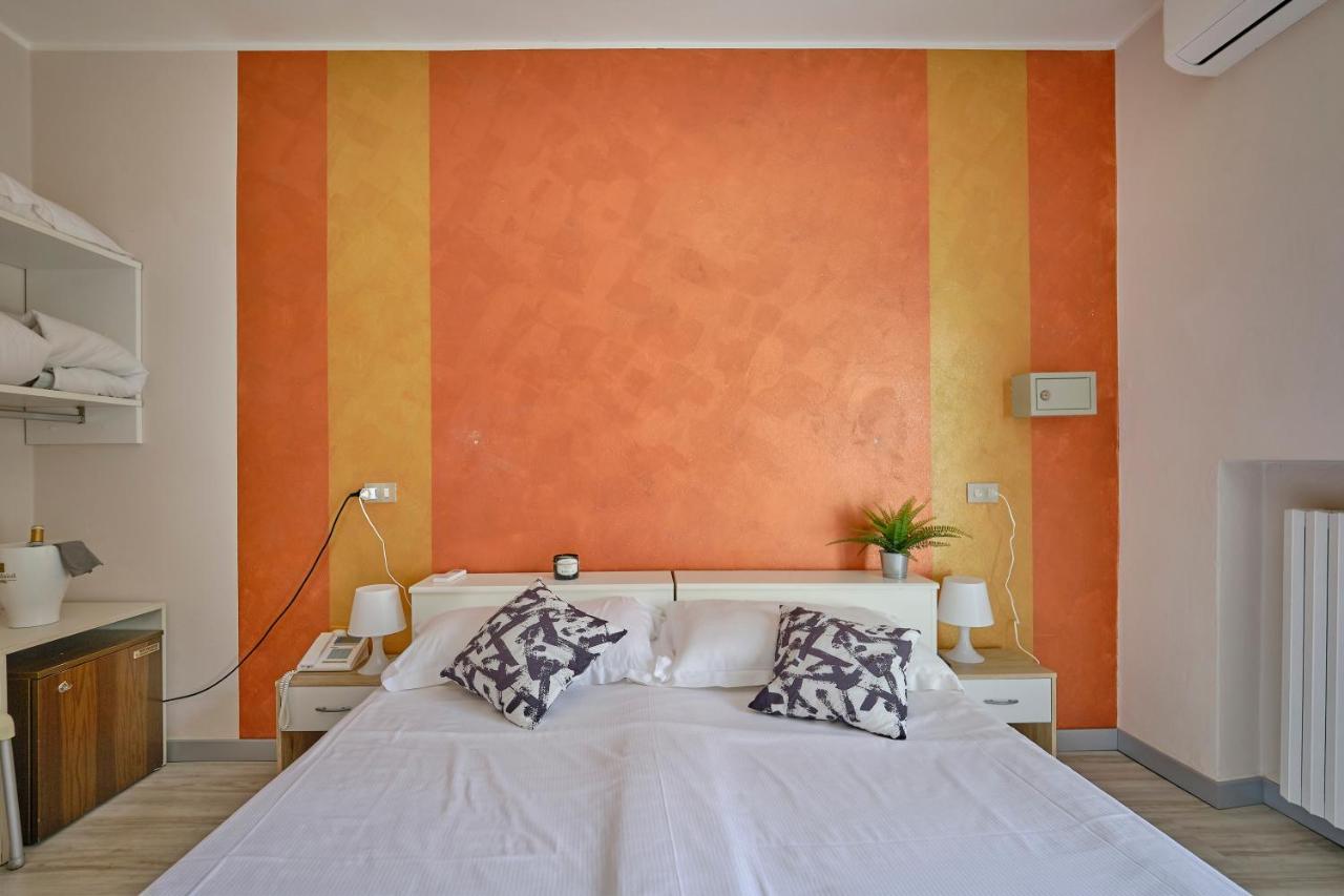 Hotel Vittoria 시르미오네 외부 사진