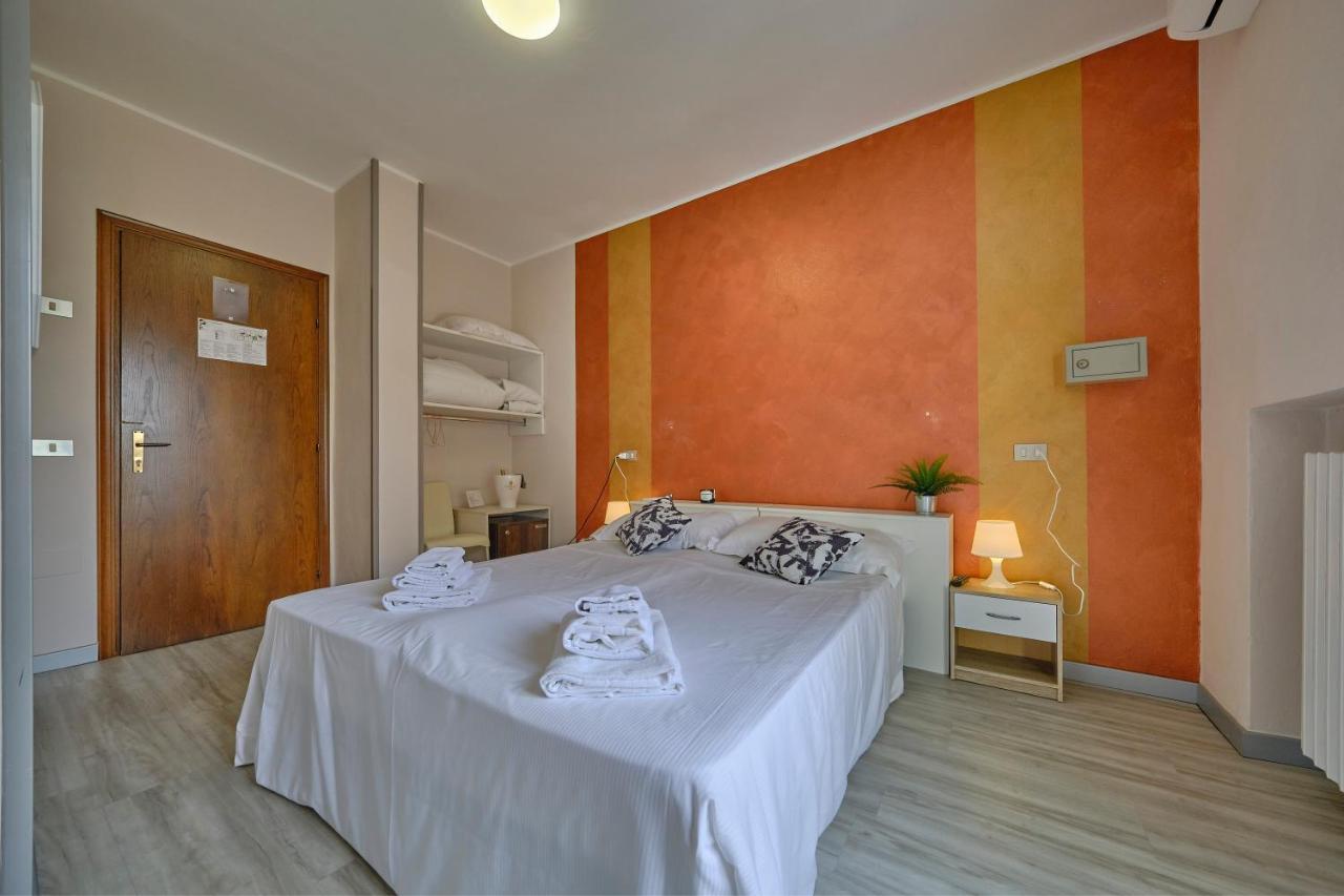 Hotel Vittoria 시르미오네 외부 사진